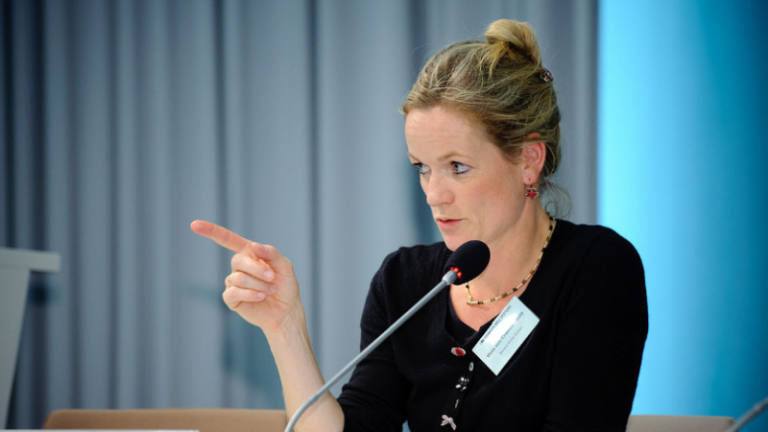 Eurodeputetja gjermane kundër Kurtit: Respekto Kushtetutën, s’mund t’ua caktosh njerëzve dhe orën kur mund të dalin