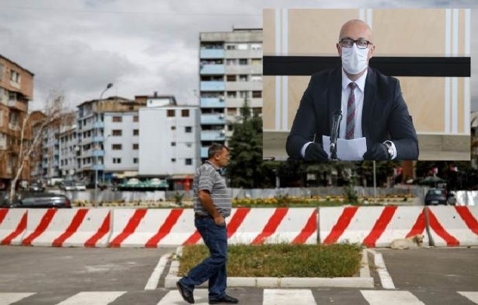 Rakiç njofton për “orë të re policore” në Mitrovicë e Zveçan, nuk tregon se a u bë me urdhër të Serbisë apo Kosovës
