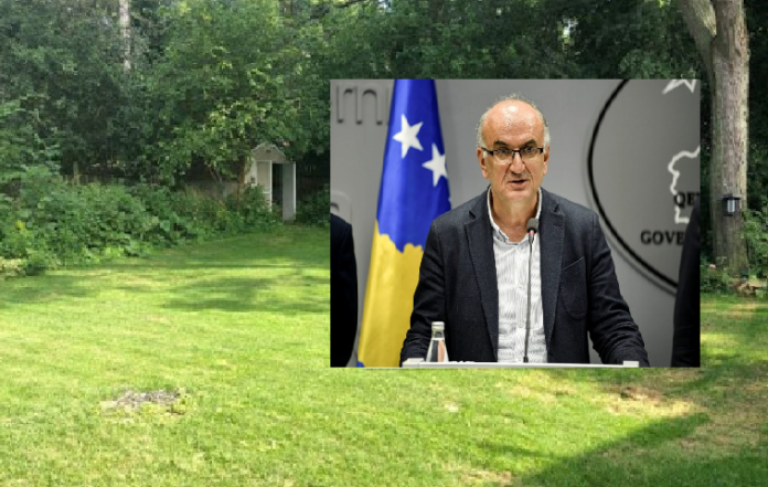 Nga nesër kthehen rrezet e diellit, ata që jetojnë në shtëpi nuk duhet të grumbullohen as në oborre