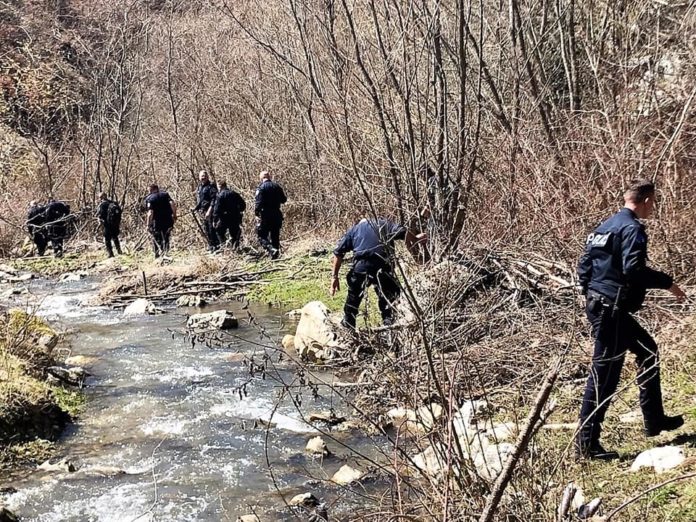 96 zyrtarë policorë të Kosovës sot gjatë tërë ditës kërkuan Besnik Osmanin