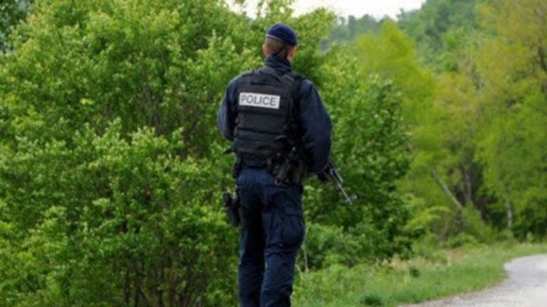 Dy shqiptarë, një kosovar dhe një serb hyjnë ilegalisht në Kosovë: Policia i dërgon drejt e në karantinë