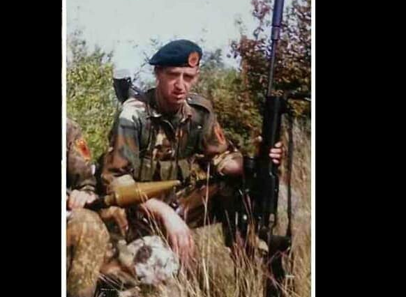 Veterani i UÇK-së nga Suhareka jep pensionin e tij për familjet në nevojë