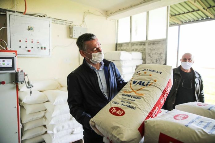 Veseli ju thotë qytetarëve: Miell ka boll, s’keni nevojë të merakoseni