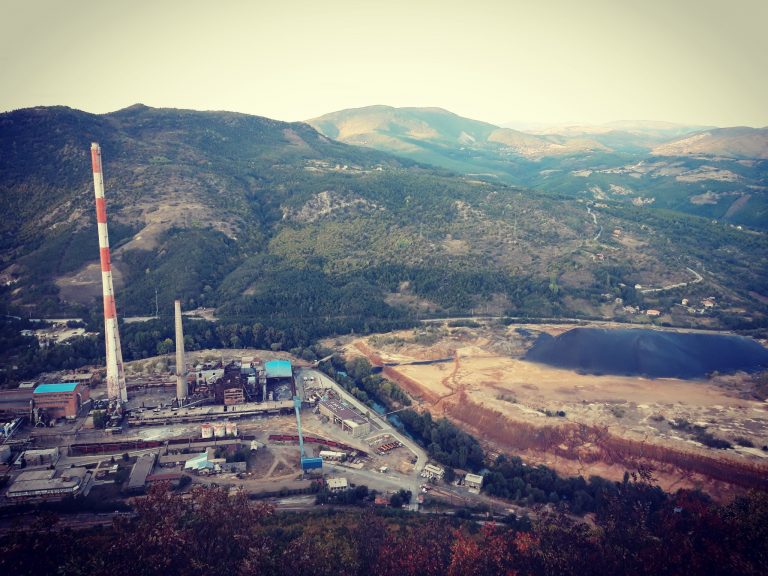 Ndërpritet qarkullimi mes veriut të Mitrovicës dhe Zveçanit