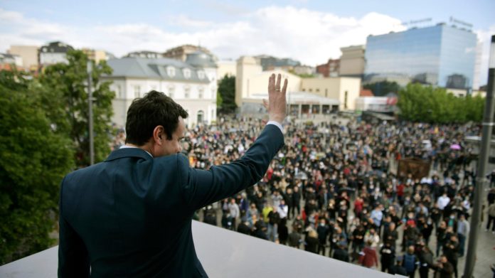 Gazeta zvicerane: Në vendin mbase më të korruptuar të Evropës, Kurti synoi t’i jap fund klientelizmit