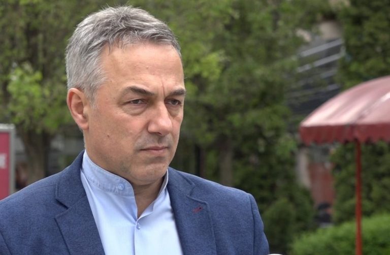 Abdullahu: Trump dhe Grenelli po e mbrojnë Kosovën nga Qeveria Kurti