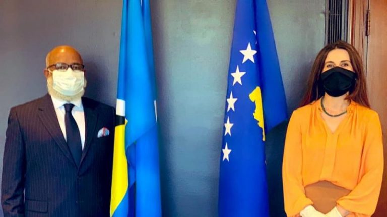 Çitaku nënshkruan marrëveshje të rëndësishme: Diplomatëve të Kosovës u hiqen vizat nga ky shtet