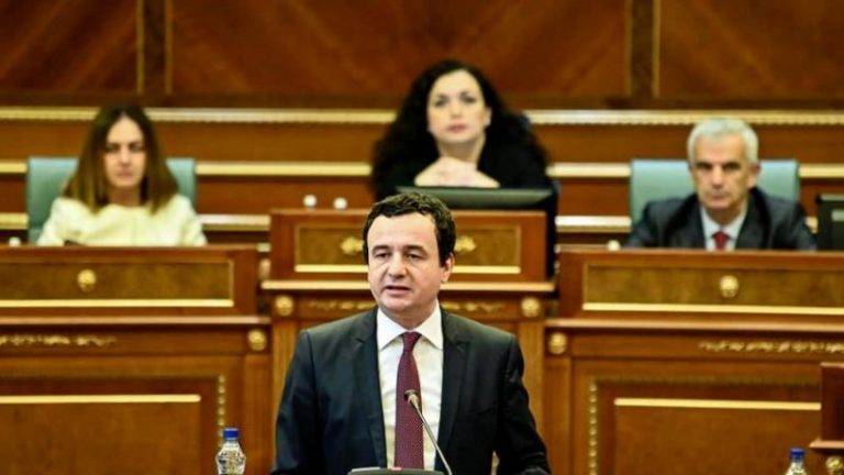 Qeveria akuzon Kuvendin se nuk po i del në ndihmë gjatë pandemisë