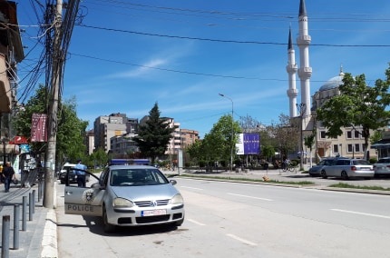 Edhe pas hapjes së kufijve, karantina për këdo që hyn në Kosovë mund të vazhdojë