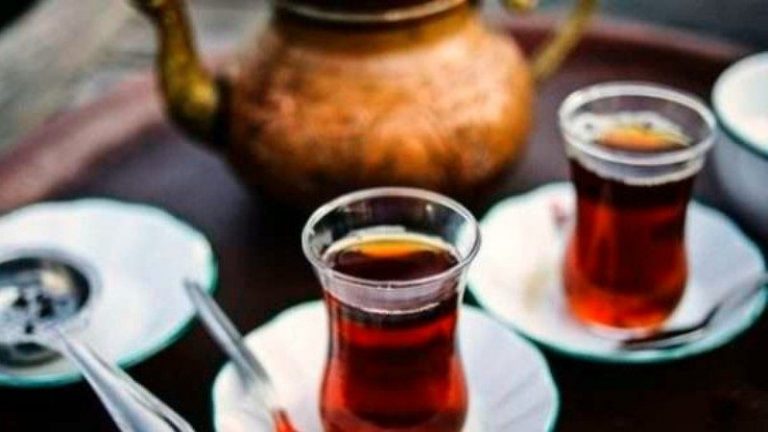 Mos ia teproni me çaj rusi, ja si e dëmton organizmin