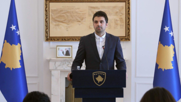 Këshilltari i Thaçit: VV po e shfrytëzon Kushtetutën e Serbisë, pasi UÇK’në e shpallën fajtorë për krimet në Kosovë