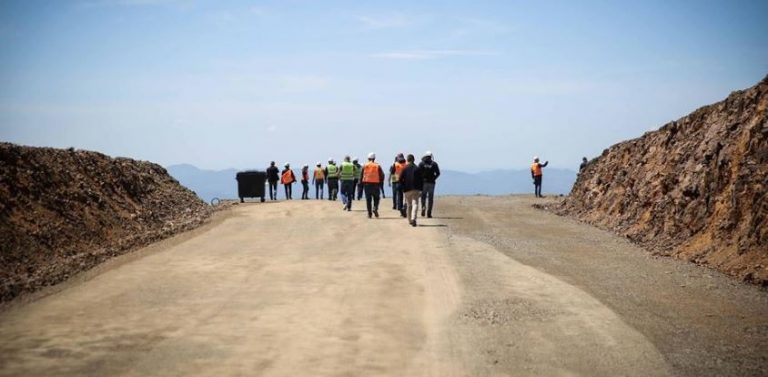 Veseli viziton projektin e energjisë së ripërtëritshme në Bajgorë