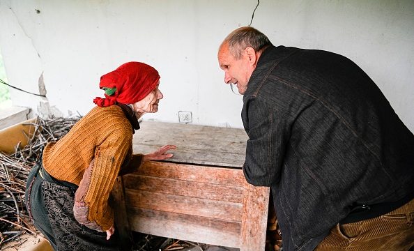 Mediat e huaja shkruajnë për historinë e Fadil Ramës ndihmon 92 vjeçaren serbe, ajo e konsideron si djalin e saj