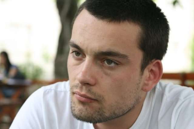 Krenar Shala për tragjedinë te konviktet: Ministri Vitia nuk ka faj – opozita po kërkon qime në ve