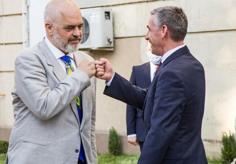 Veseli ndan fotografinë: Takim vëllazëror me Kryeministrin Rama