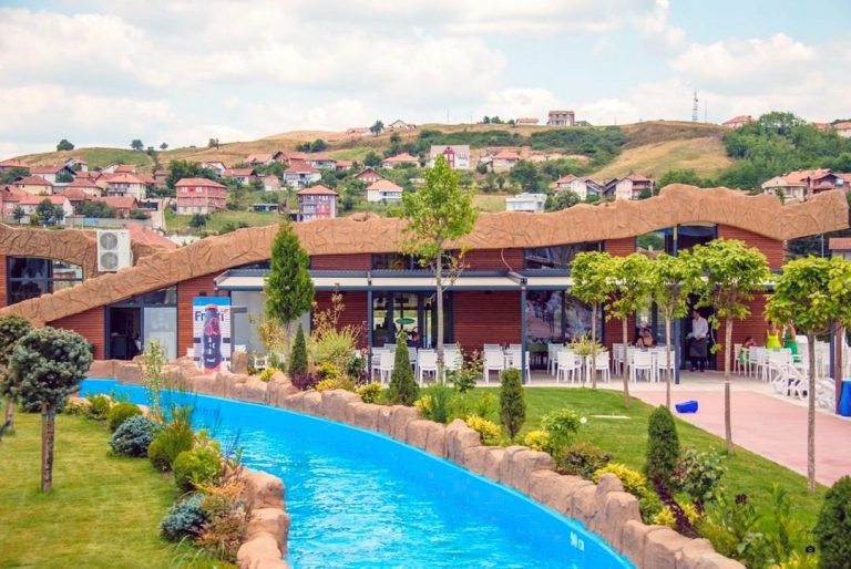 Këto janë gjërat që duhet t’i dini para se të shkoni në plazh apo pishinë këtë vit