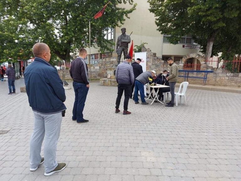 VV mbledh mbi 150 mijë nënshkrime, Pacolli: Kosova po shkon drejt një sistemi diktatorial