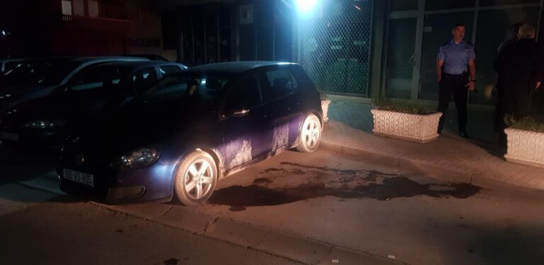 Dikush tenton t’ia djegë veturën gazetarit nga Mitrovica Shkumbin Kajtazi
