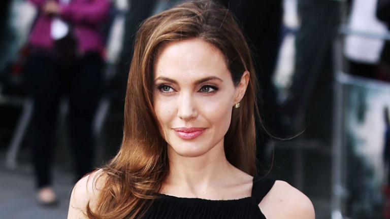 Ka vizituar Mitrovicën: Lexoni 6 fakte për Angelina Jolie