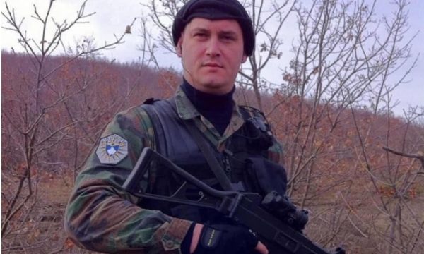 Fjalët prekëse të motrës së policit që vdiq nga koronavirusi: Nuk di si të jetoj pa ty