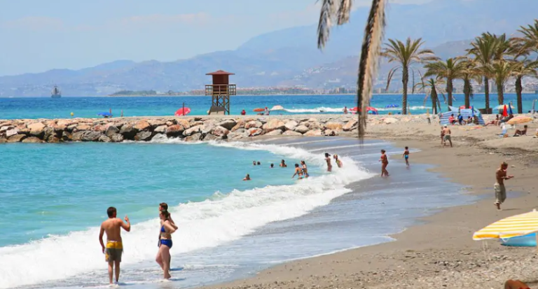 S’ka karantinë për kosovarët që vizitojnë bregdetin shqiptar