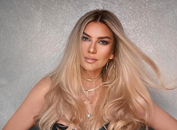 Edhe Leonora Jakupi reagon për ndërtimin e xhamisë