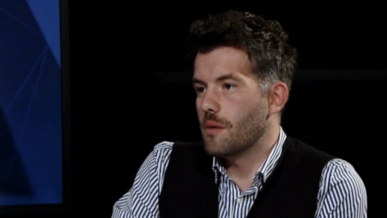 Rron Gjinovci kërkon që të arrestohet kryeministri Avdullah Hoti