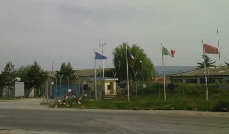 Ndalohen të gjitha vizitat familjare dhe avokatëve për të gjithë të burgosurit