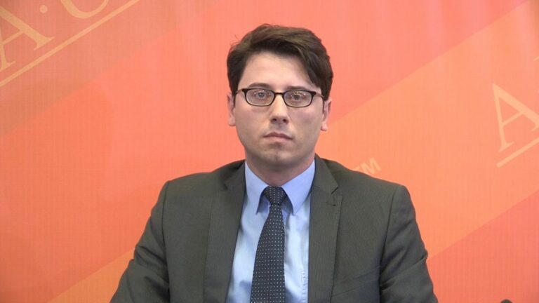 Murati i VV-së për 170 eurot e Qeverisë: Kërkesa u miratua, por qytetarët nuk panë asgjë!