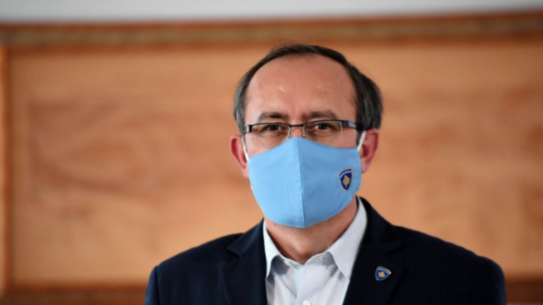 Kryeministri Hoti njofton qytetarët për masat e reja kundër koronavirusit në gjithë Kosovën