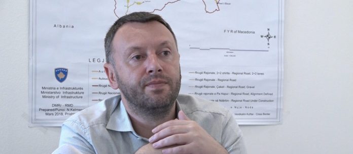 Reshjet e shiut anulojnë vizitën e Arban Abrashit, te stacioni hekurudhor