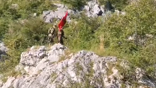 KFOR-i deklarohet për flamurin që u hoq dje në Veri, tregon se në cilën pjesë ndodhej