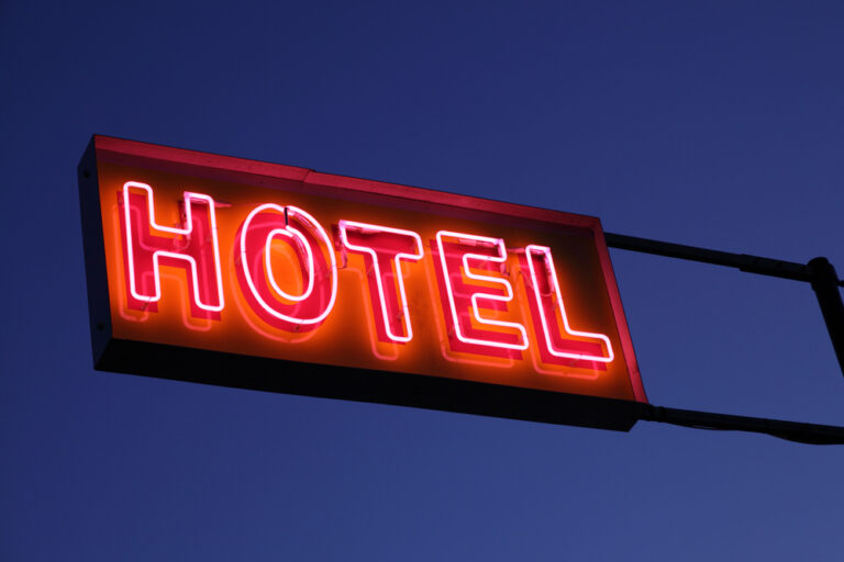 Ky është 60 vjeçari që vdiq në një hotel pasi pësoi sulm në zemër