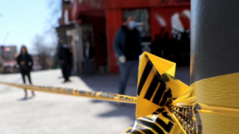 Nuk respektojnë vendimin për vetizolim: Qytetarët me koronavirus shëtitën në qytet