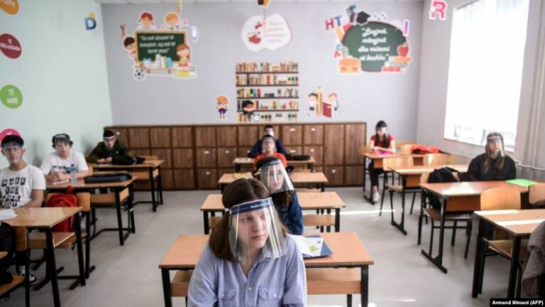 Zyrtarja e OBSH’së në Kosovë: Mësimi të fillojë, nuk ka rrezik të përhapjes së koronavirusit