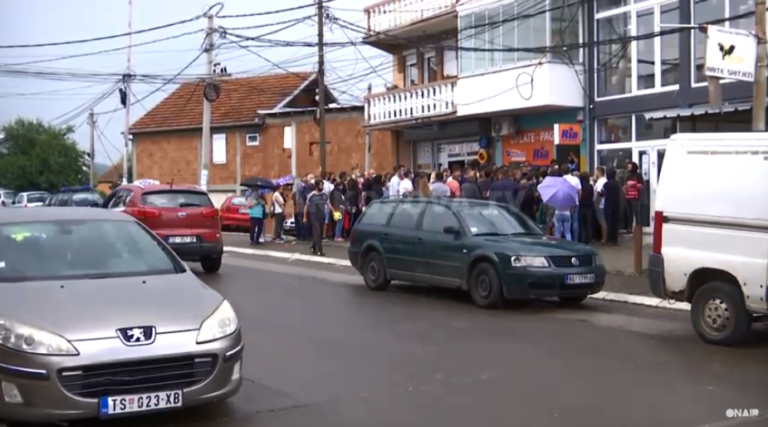 Mitrovicë, tollovi për 130 eurot qeveritare (VIDEO)