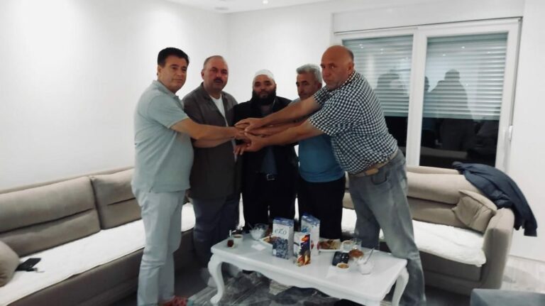 Hoxhë Fatmir Latifaj i pajton dy familje në Mitrovicë që ishin në hasmëri