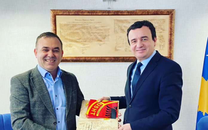 Selimi: Kurti ka qenë ushtar, për të mos thënë Thaçi po rren, po them nuk është e vertetë