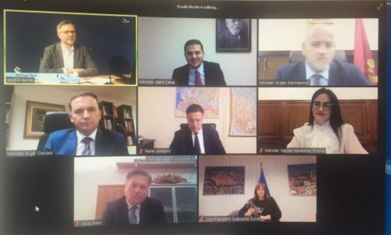 Mass: Zgjidhja Kosovë-Serbi është vonuar, në BE s’ka vend për shtete që mohojnë krimet e luftës