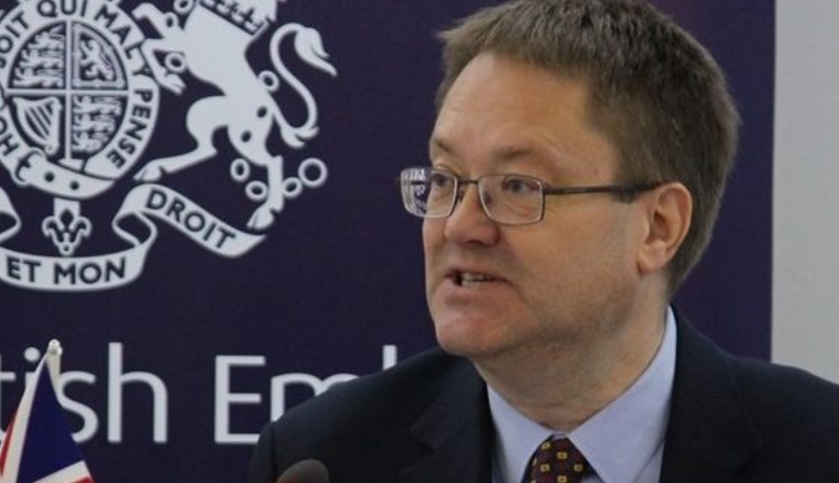 Ambasadori britanik: Marrëveshja e Washingtonit pozitive, involvimi i Grenell solli progres