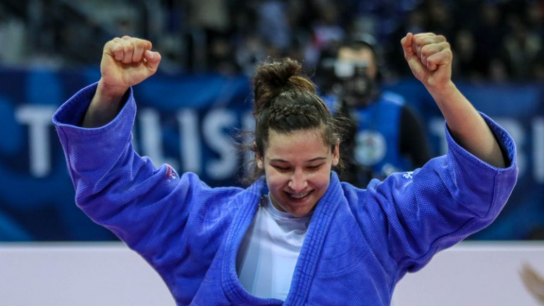 Loriana Kuka mposhtë rusen, fiton medaljen e bronztë