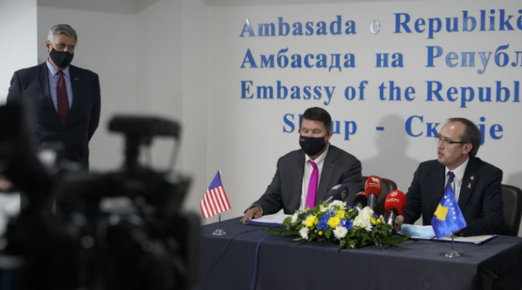 Ambasada amerikane: Mirë se vini në rrjetin e pastër të Kosovës