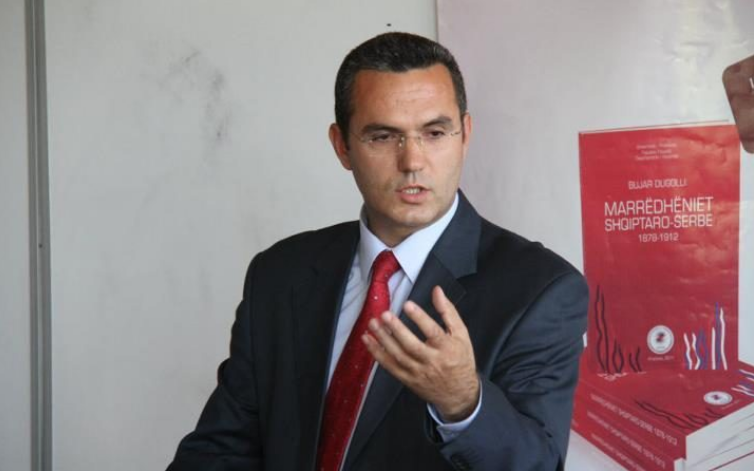 Bujar Dugolli përmend Lutfi Hazirin dhe Fatmir Rexhepin e LDK-së për privatizimet abuzive