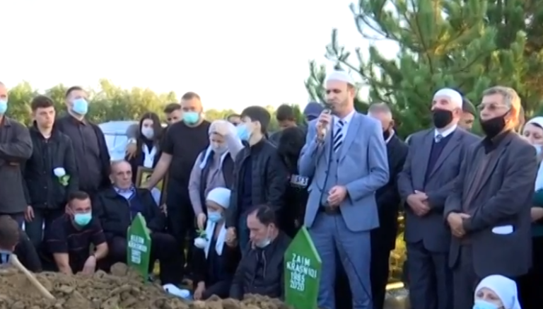 E dhimbshme: Varrosen tre anëtarët e familjes Krasniqi që vdiqën në aksident në Gjermani