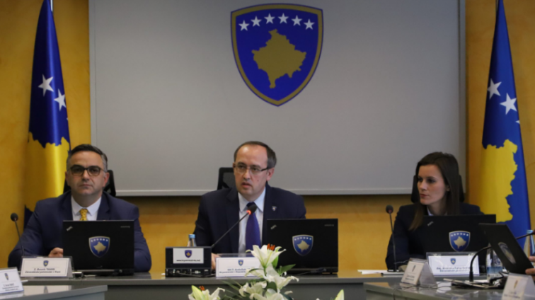 AAK deklarohet për stabilitetin e Qeverisë pas përplasjeve mes Haradinajt e Hotit