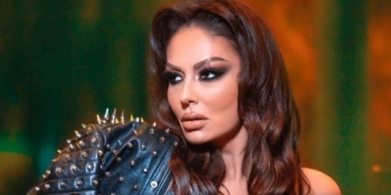 Adelina merr vëmendjen e fansave me poza joshëse