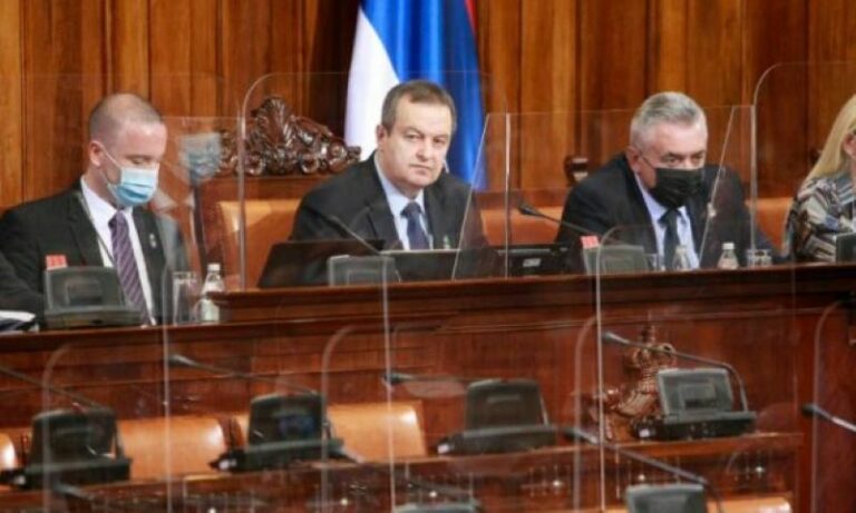 Zbardhet biseda: Daciq i tha Kamberit se është i lumtur që vendosi flamurin kuqezi, e jo të Kosovës