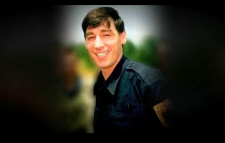 Profili i Kadri Veselit: Si i shembi muret e regjimit të Millosheviqit dhe nisi rrëfimi i pabesueshëm për liri