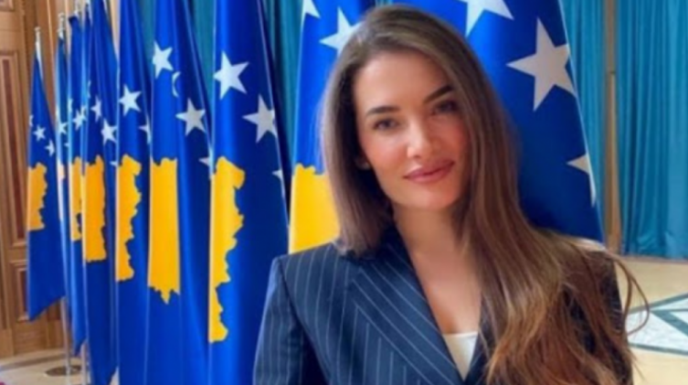Deputetja e PDK’së tallet me humbjen e çantës në Bruksel: Shpresoj të ketë patur vetëm sandwich për Hotin