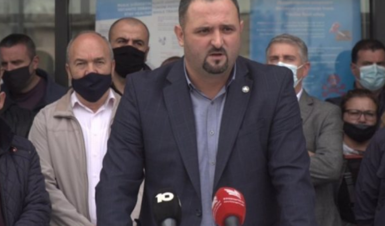 Punëtorët e Telekomit me ultimatum për Qeverinë: Keni 72 orë për ta zgjidhur çështjen e xhirollogarive